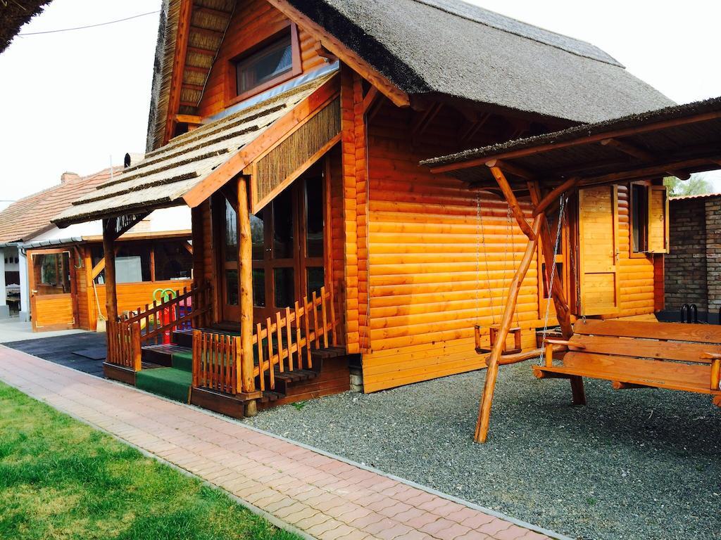 Apartmán Sulyom Panzio Tiszafüred Pokoj fotografie
